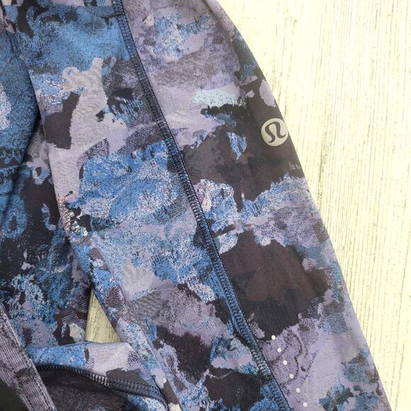 Lululemon Screen Camo Leggings Size 4 AS IS - Picture 9 of 13